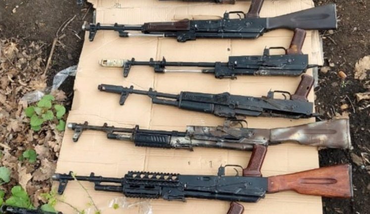 Нацполіція виявила 20 схронів та вилучила понад 1000 одиниць зброї та боєприпасів. ВІДЕО+ФОТОрепортаж