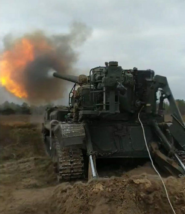 В 43-й ОАБр прошли учения с боевой стрельбой самоходного артиллерийского дивизиона 13 В 43-й ОАБр прошли учения с боевой стрельбой самоходного артиллерийского дивизиона 13