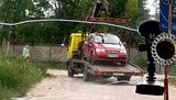 Правоохранители "украли" у журналистки авто после акции в "Межигорья": "Меня даже рядом не было". ФОТО