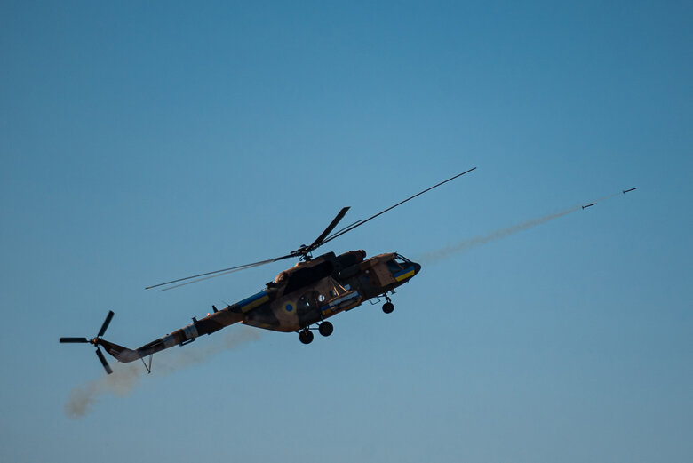 В Украине прошли военные учения авиации ВСУ 04