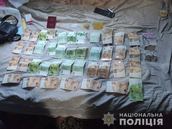 Правоохоронці України та Франції ліквідували міжнародний канал торгівлі людьми. Жертвами зловмисників стали понад 100 осіб 06