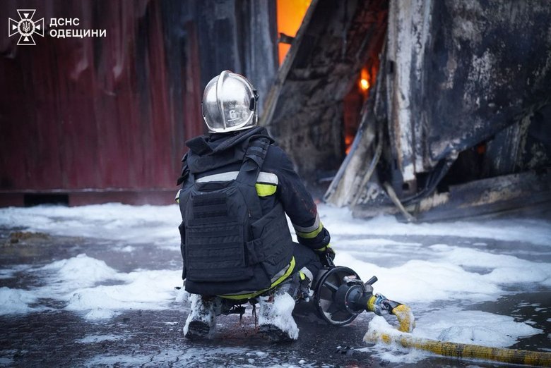 Two dead and eight injured: rescuers eliminated the consequences of the Russian strike on the ports