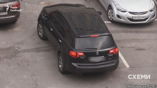 Сотрудники управления СБУ по защите экономики ездят на люксовых авто 01