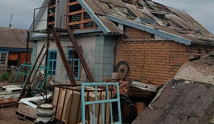 Russia attacked Kirovohrad and Dnipropetrovsk regions: houses, company, and gas station were damaged