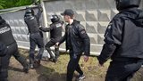 Біля будмайданчика в Протасовому Яру знову сталася бійка між активістами та представниками забудовника. ФОТОрепортаж