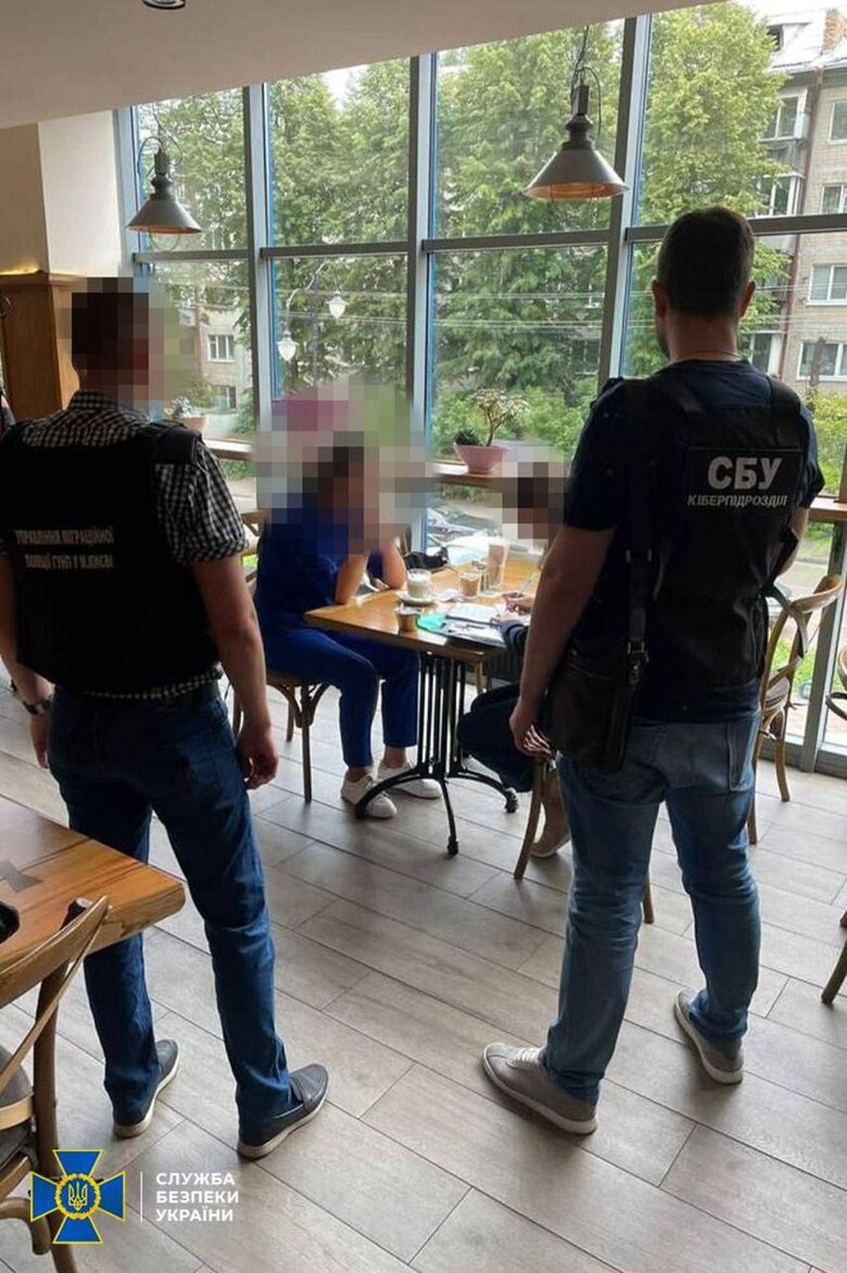 СБУ ліквідувала чотири масштабні канали нелегального виїзду чоловіків призовного віку за кордон 04