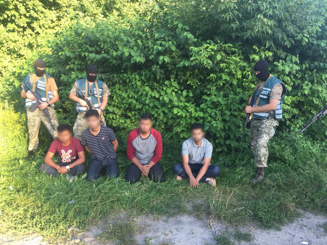 Канал нелегальной миграции в Польшу ликвидировали на Волыни, - ГПСУ 02