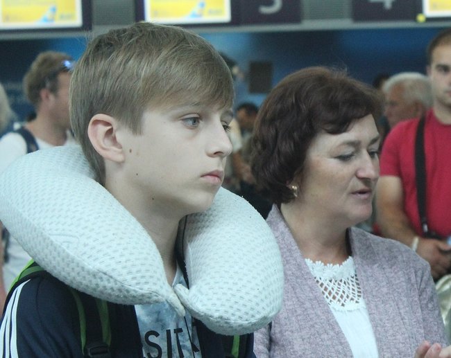 Діти загиблих українських вояків вирушили до Франції 11