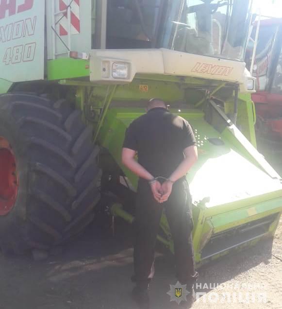 Полиция пресекла попытку рейдерского захвата поля одного из агропредприятий на Кировоградщине, задержано 27 человек 02