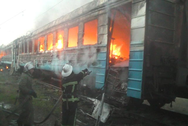2 вагони електрички згоріли в харківському депо 02