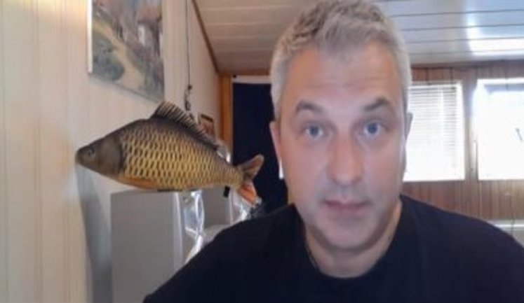 "Ви й#бу дались?! Неполітичні питання? Ви ціни на моркву обговорювати збирались? Який нах#й телеміст?!" - журналіст Скрипін. ВIДЕО