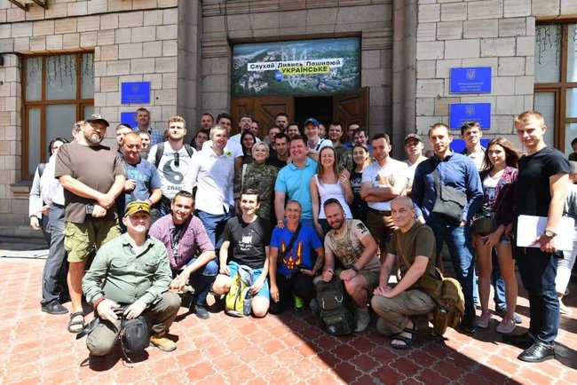 Радіостанція Армія FM відновила мовлення на Донбасі 01