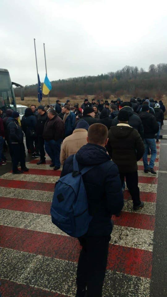 Новые протесты евробляхеров: заблокирован ряд пунктов пропуска на границе, горят шины 21
