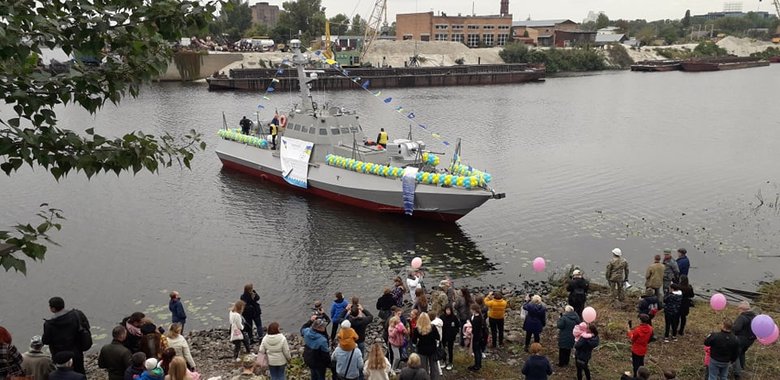 Кузня на Рибальському передала ВМС артилерійський броньований катер 05