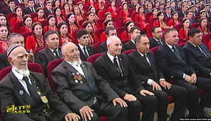 Ветераны Второй мировой в Туркменистане сдают деньги на подарки, которые им "подарит" президент Бердымухамедов