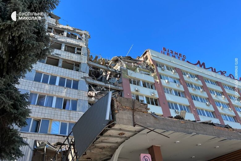 В Миколаєві рашисти влучили в готель, - мер Сєнкевич 12