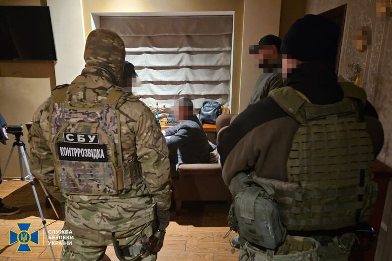 Викрито хабарників