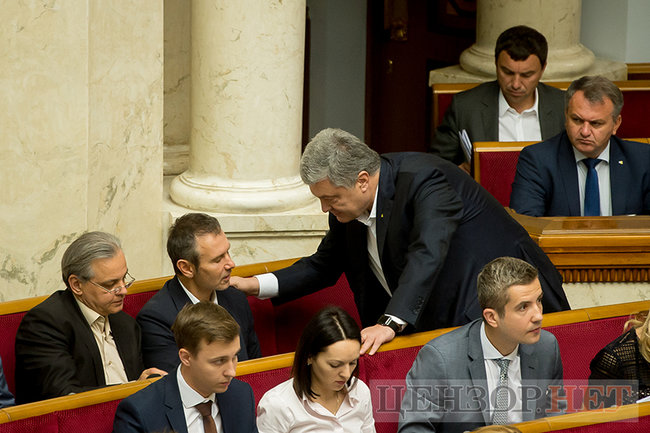 Геращенко і Разумков вивчають Регламент, посилання Герусу від Семенченка і Корявченков, що перевіряє, чому не голосують колеги, - робочий день у Раді 10 вересня 06