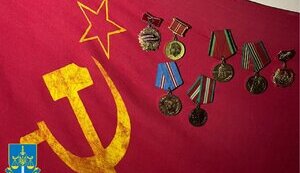 Експравоохоронець з Рівненщини продавав символіку РФ та шеврони "ЧВК Вагнер"