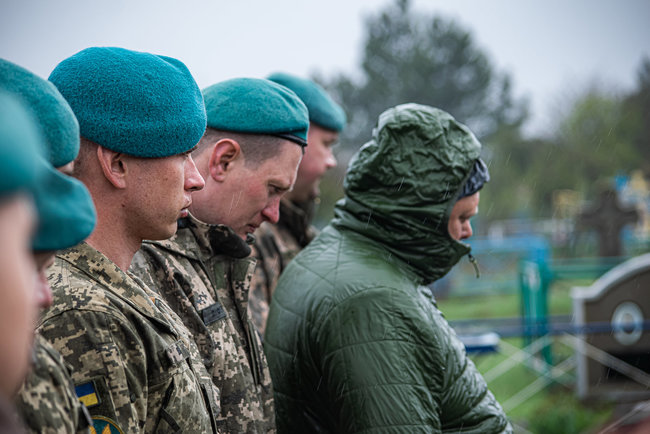 Меморіальну дошку морпіху 36-ї ОБрМП Михайлу Старостіну відкрили на Херсонщині 14