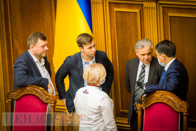 Черга до Шмигаля, Тищенко хвалиться відео зі своїм танцем, страшні ялинки Шахова та Ківа в обіймах Суркіса, - робота Ради 16 липня 40