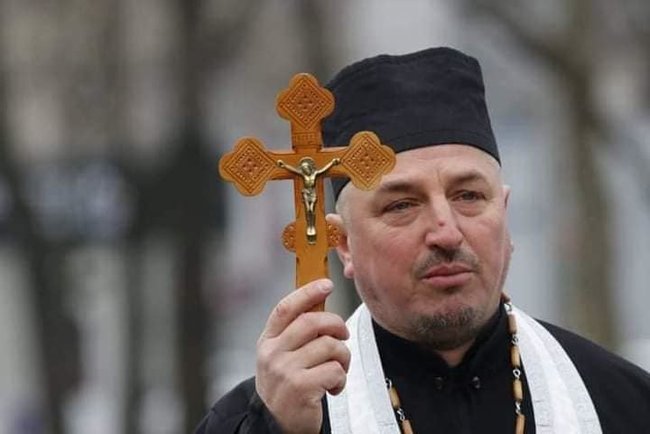 Протоієрей ПЦУ Дмитро Поворотний: Після Іловайських подій треба було ховати невідомих воїнів. Відгукнулися представники всіх церков, окрім УПЦ МП 03