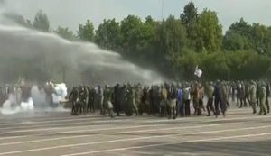 Лукашенкові показали, як будуть розганяти протестувальників водометами: Щоб не панькатися, як у дитсадку. ВIДЕО