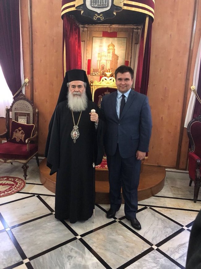 Обговорювали майбутнє нашої помісної церкви, - Клімкін провів зустріч із єрусалимським патріархом Теофілом III 01