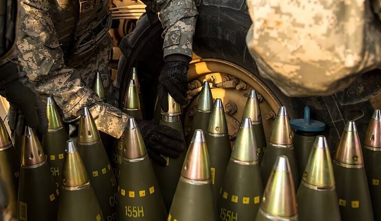 Ukraine paid $770 million to fraudsters for undelivered weapons – FT