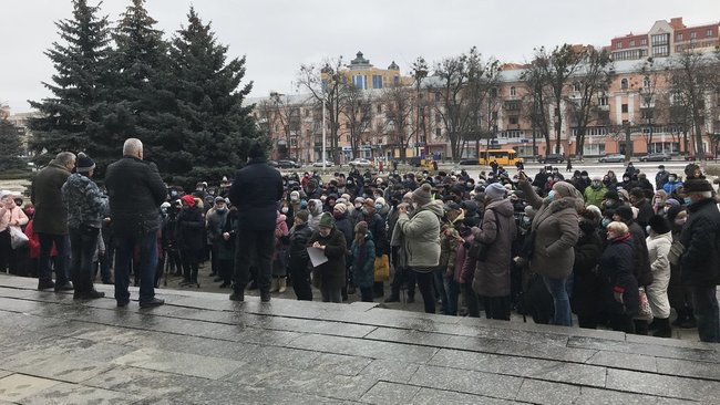 У Полтаві, Львові, Одесі, Вінниці та інших містах відбуваються протести з вимогою скасувати нові тарифи на комуналку 01