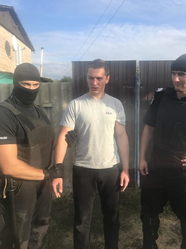 Рейдерське захоплення фермерського господарства на Харківщині - поранено 7 осіб, затримано одного з тітушок, банду блоковано 05 Рейдерське захоплення фермерського господарства на Харківщині - поранено 7 осіб, затримано одного з тітушок, банду блоковано 05