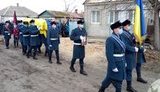С воином 92-й ОМБр Романом Дзюбенко, умершим от ранения снайпером наемников РФ, простились на Луганщине. ФОТОрепортаж