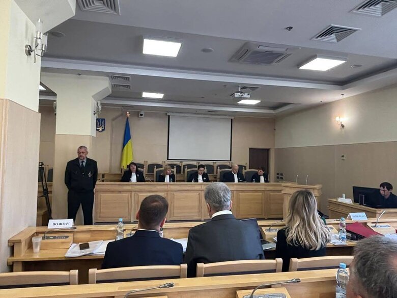 Порошенко у Верховному Суді оскаржує запроваджені проти нього санкції