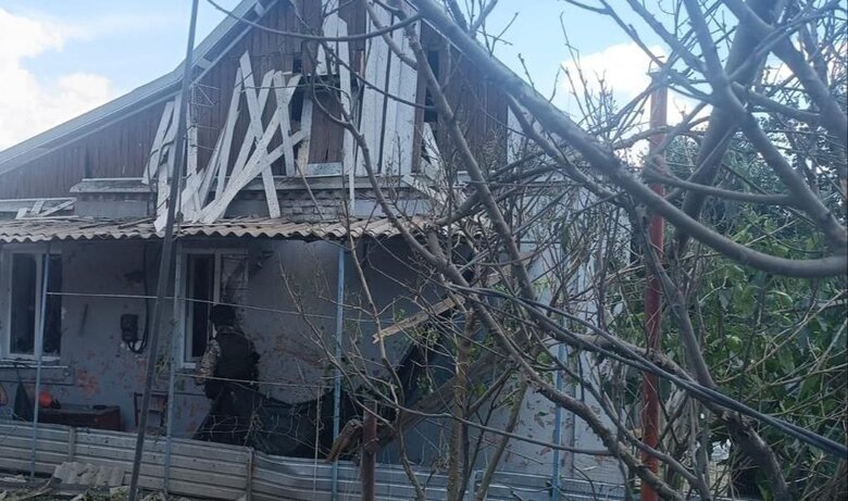 Наслідки ворожого обстрілу Нікопольського району Дніпропетровщини 03