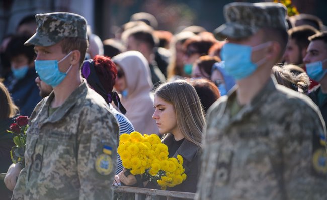 Ukraine leaders pay tribute to An-26 crash victims in Kharkiv 05