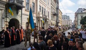 С 12 военнопленными, погибшими в авиакатастрофе самолета Ил-76 в РФ, простились во Львове. ФОТОрепортаж