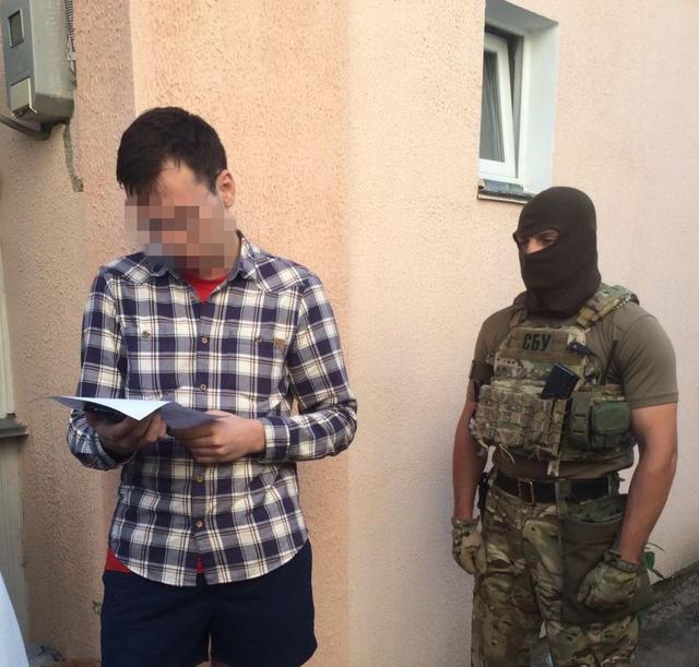Аналітика на 2 сторінки - 4300 рублів: затриманий СБУ блогер Муравицький працював на Кремль із 2014 року 02