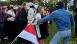 Главу католиков Беларуси Кондрусевича лишили гражданства