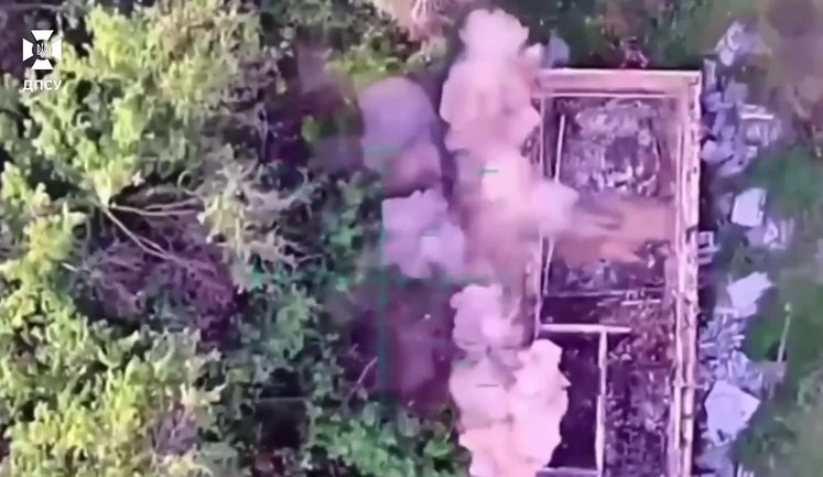 Прикордонники уразили 2 танки, позицію для злету FPV-дронів, окопи, бліндажі й укриття противника. ВIДЕО