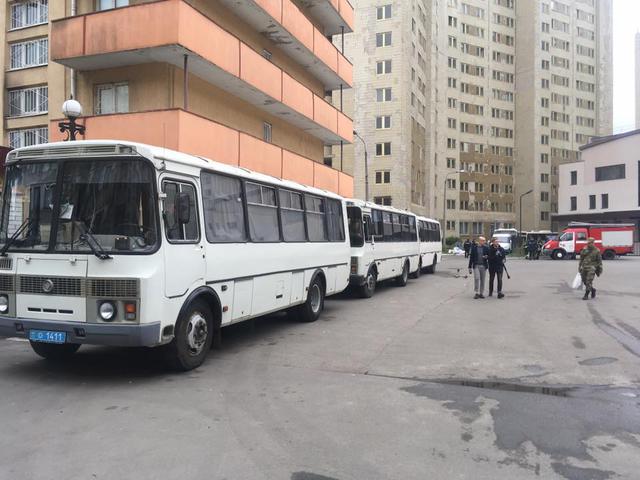 Біля будівлі Оболонського суду, де сьогодні буде винесено вирок торнадівцям, посилено заходи безпеки 02