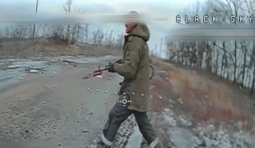 росіянин у багнетній атаці поблизу Удачного