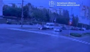 Ворог атакував цивільний транспорт у Запоріжжі та районі: є постраждалі, серед них дитина. ВIДЕО