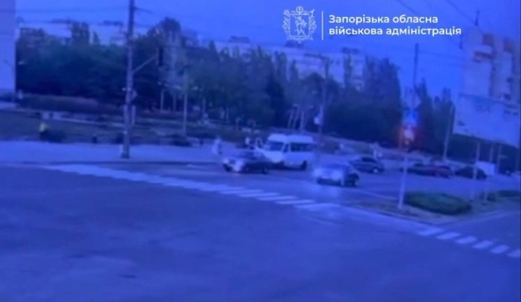Ворог атакував цивільний транспорт у Запоріжжі та районі: є постраждалі, серед них дитина. ВIДЕО
