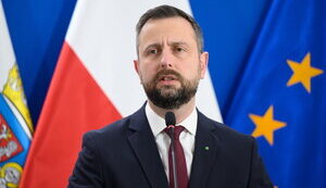 Міністр оборони Владислав Косіняк-Камиш .