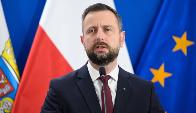 Польща готова допомогти Україні повернути чоловіків призовного віку, - міністр оборони Косіняк-Камиш