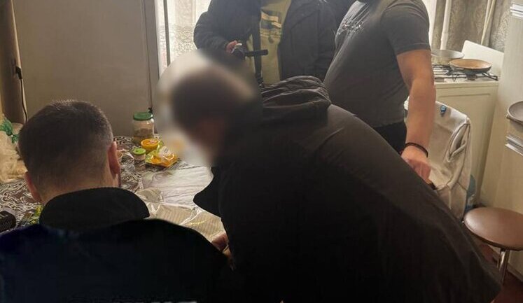 Начальник відділу штабу військової частини на Сумщині безпідставно нарахував підлеглим 2,4 млн грн "бойових": більшість грошей лишив собі, - ДБР. ФОТОрепортаж
