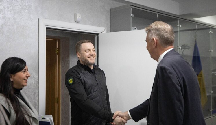 Нідерланди передадуть Нацгвардії три сучасні польові шпиталі, - посол де Мол