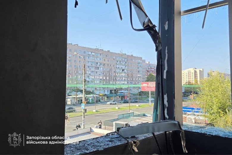 Удар РФ по спорткомплексу в Запоріжжі