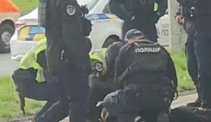 Мужчина стрелял из стартового пистолета в Чернигове: его задержали, пострадавших нет