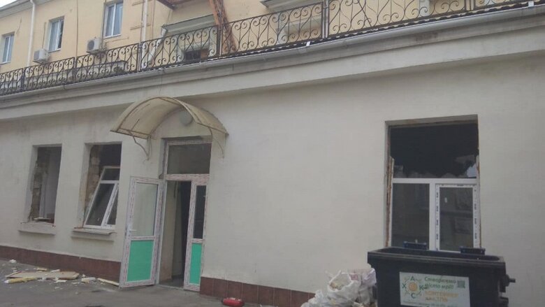 Россияне заминировали здание Суспільного в Херсоне 05